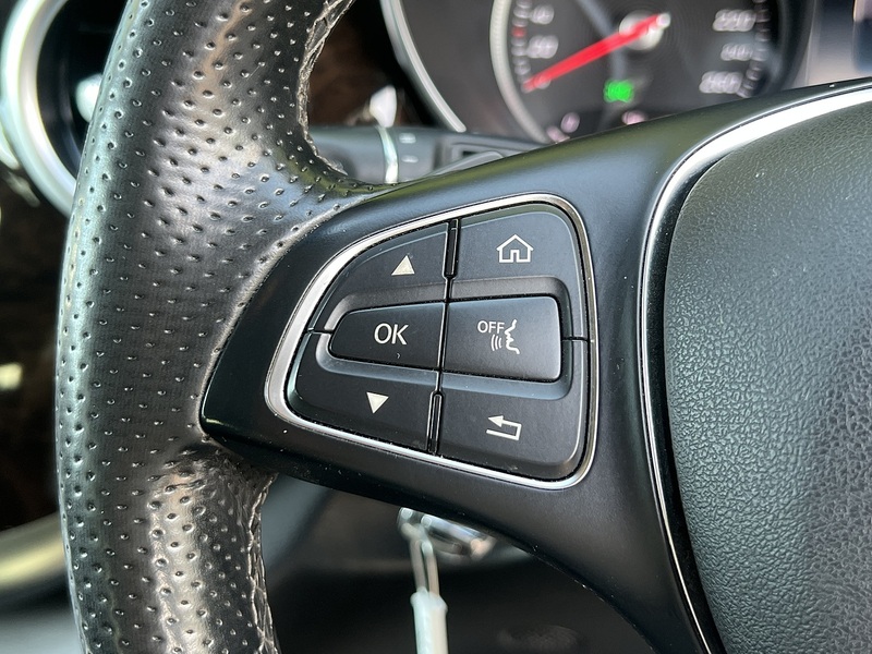Mercedes-Benz V-Class V220D Avantgarde L - U12596