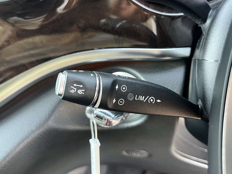 Mercedes-Benz V-Class V220D Avantgarde L - U12596