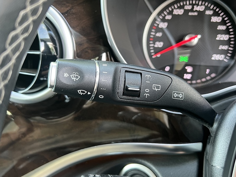 Mercedes-Benz V-Class V220D Avantgarde L - U12596