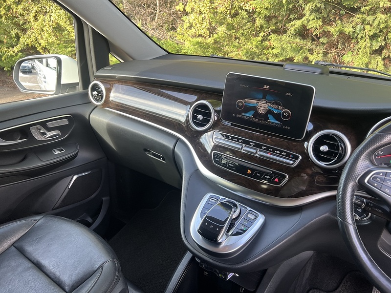 Mercedes-Benz V-Class V220D Avantgarde L - U12596