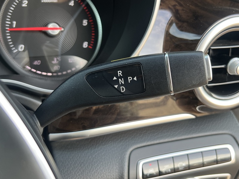 Mercedes-Benz V-Class V220D Avantgarde L - U12596