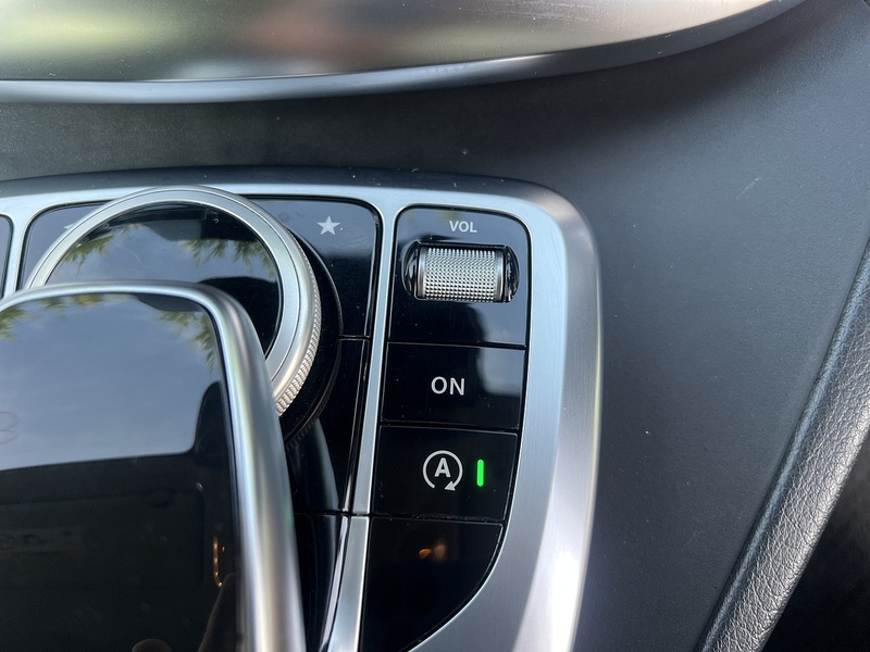 Mercedes-Benz V-Class V220D Avantgarde L - U12596