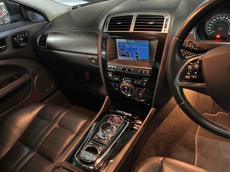 Jaguar Xk Luxury Coupe - U12597