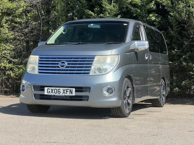 Nissan ELGRAND 350HIGHWAY STAR  - U12602