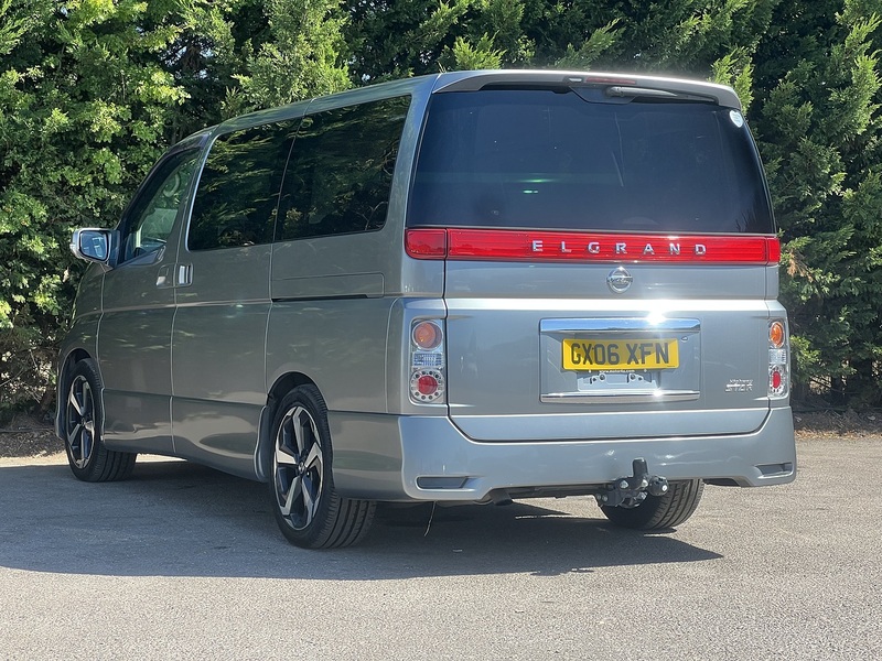 Nissan ELGRAND 350HIGHWAY STAR  - U12602