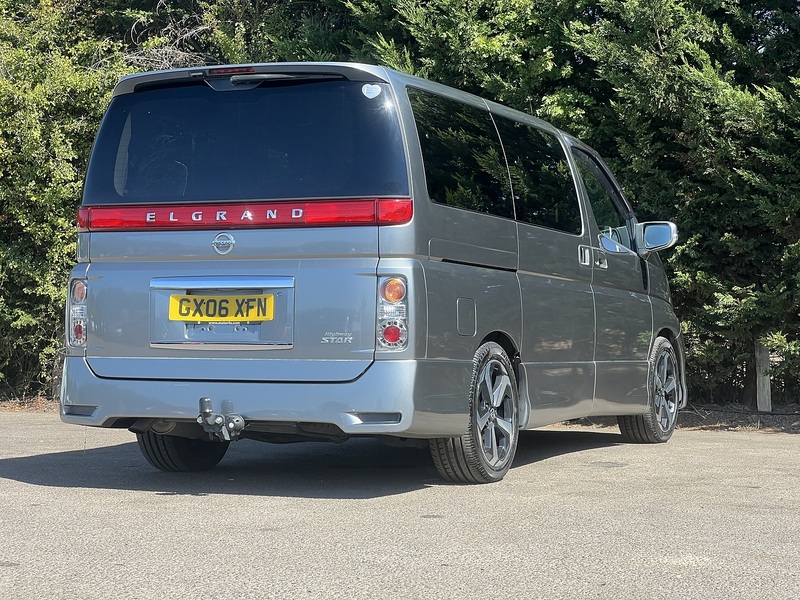 Nissan ELGRAND 350HIGHWAY STAR  - U12602