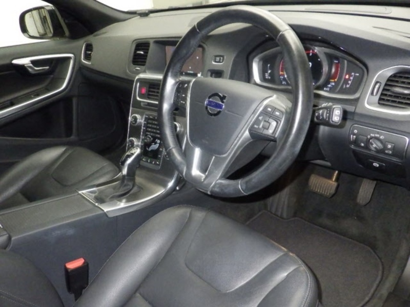 Volvo V60 T5 Cross Country Awd - U12604