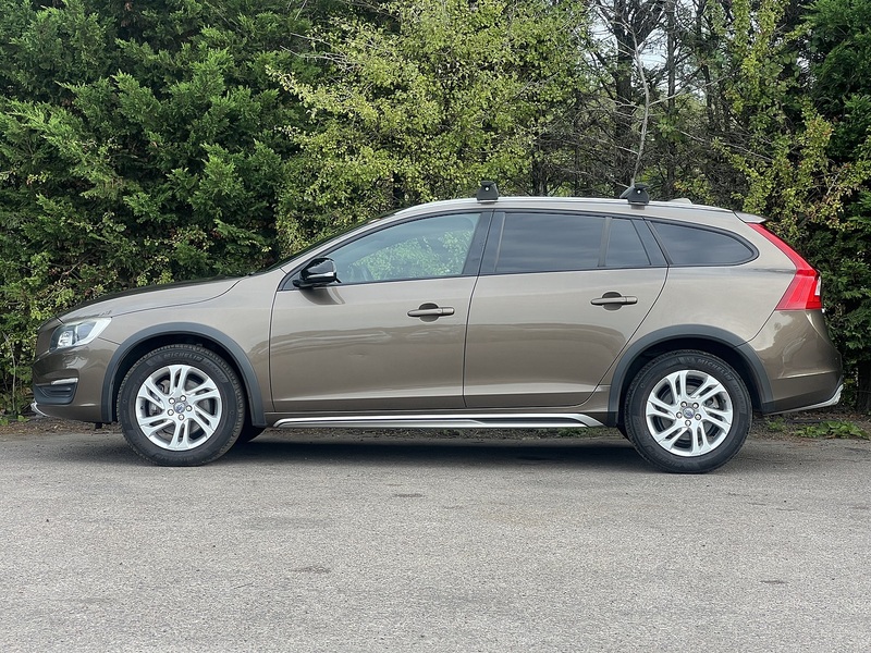 Volvo V60 D4 Cross Country Se Nav - U12604
