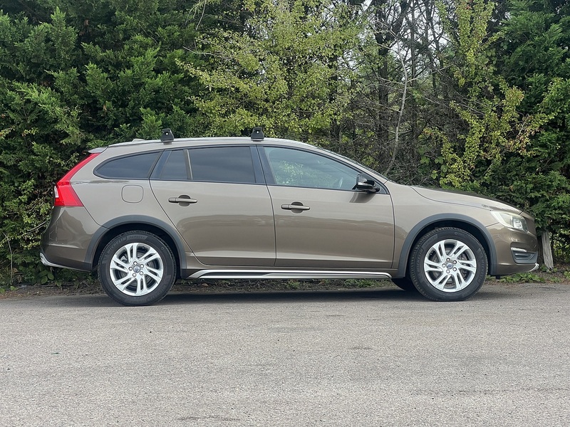 Volvo V60 D4 Cross Country Se Nav - U12604