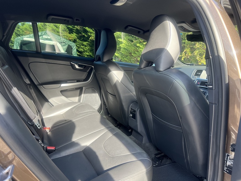 Volvo V60 D4 Cross Country Se Nav - U12604