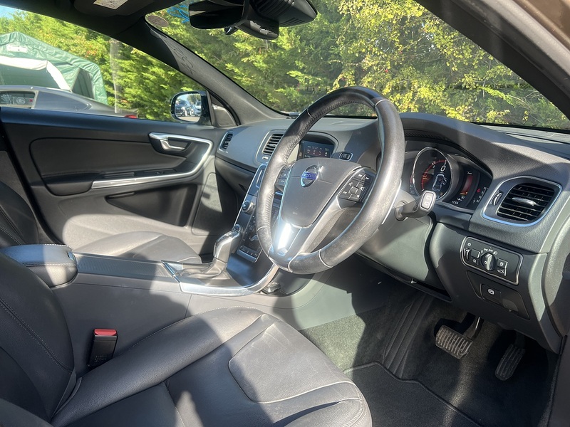Volvo V60 D4 Cross Country Se Nav - U12604