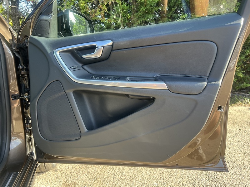 Volvo V60 D4 Cross Country Se Nav - U12604