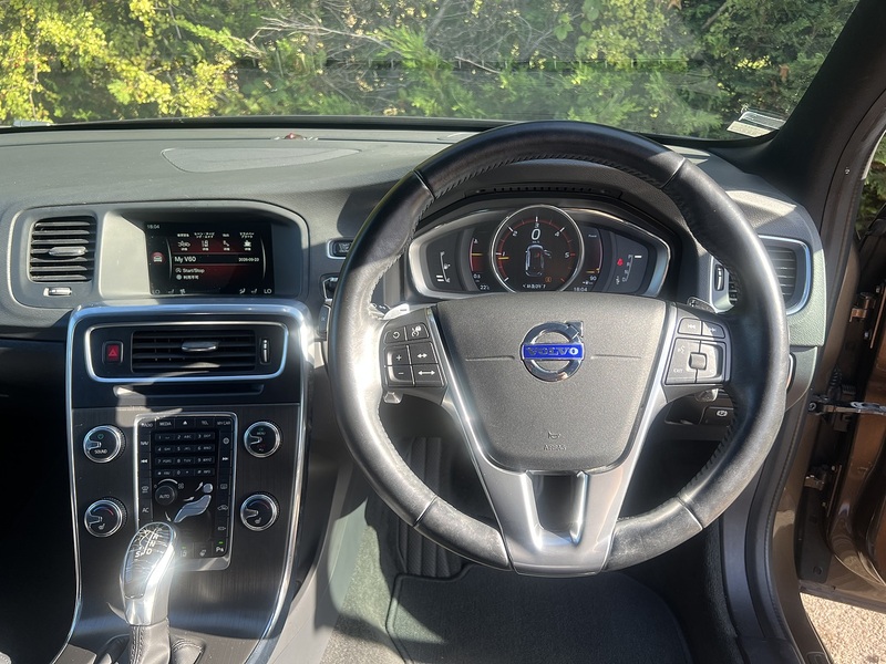 Volvo V60 D4 Cross Country Se Nav - U12604