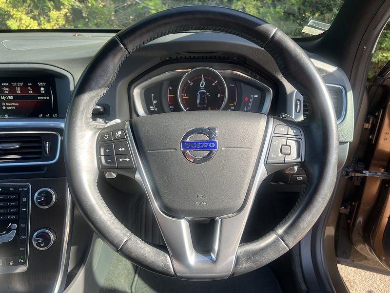 Volvo V60 D4 Cross Country Se Nav - U12604