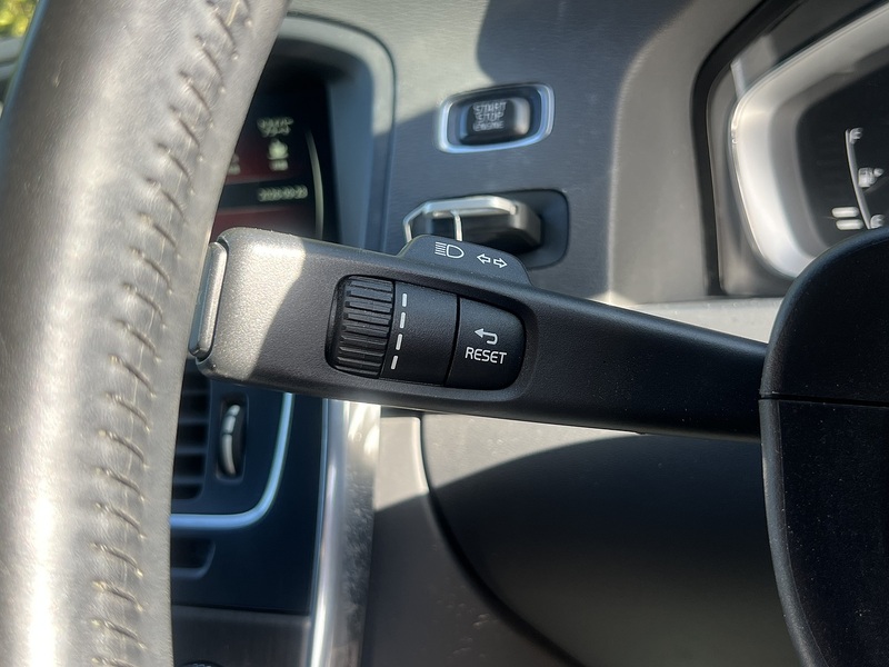 Volvo V60 D4 Cross Country Se Nav - U12604