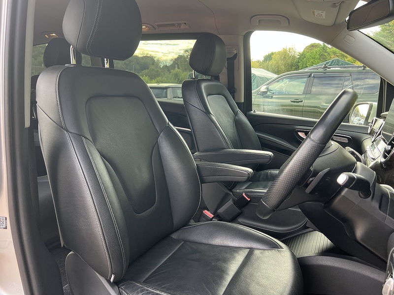 Mercedes-Benz V-Class V220 Avantgarde L - U12608