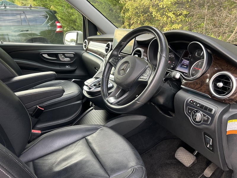 Mercedes-Benz V-Class V220 Avantgarde L - U12608