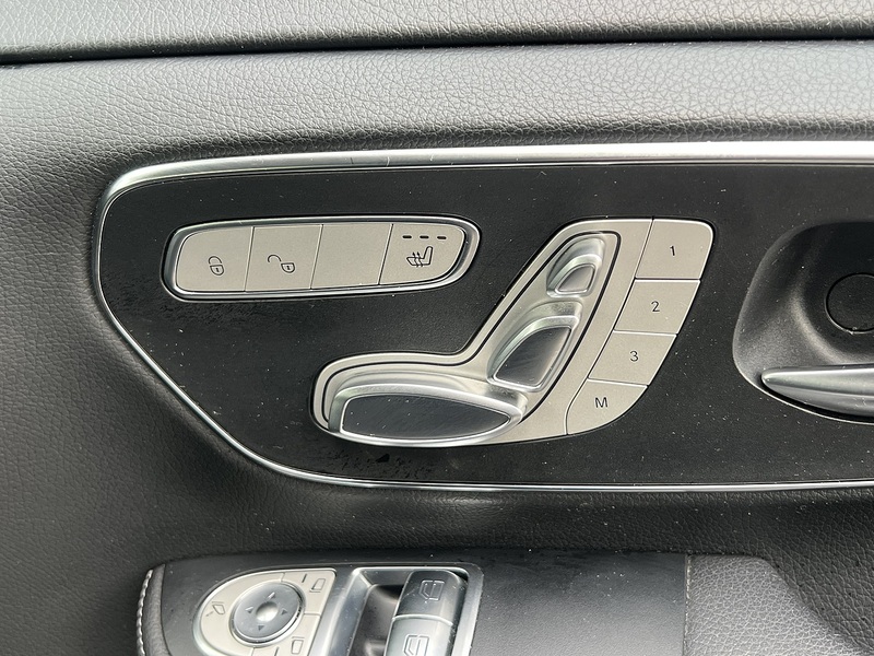 Mercedes-Benz V-Class V220 Avantgarde L - U12608