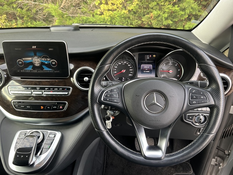 Mercedes-Benz V-Class V220 Avantgarde L - U12608