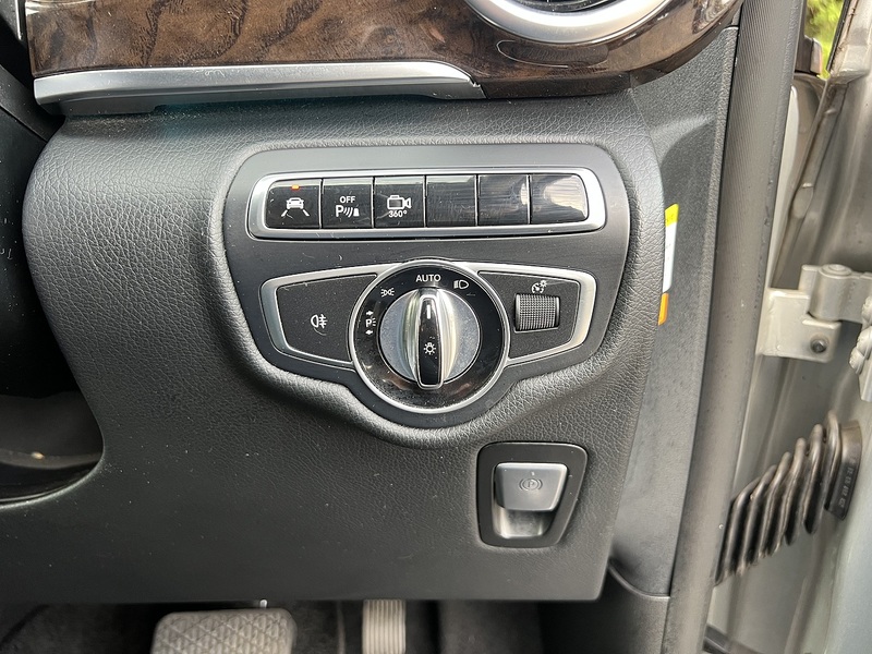 Mercedes-Benz V-Class V220 Avantgarde L - U12608
