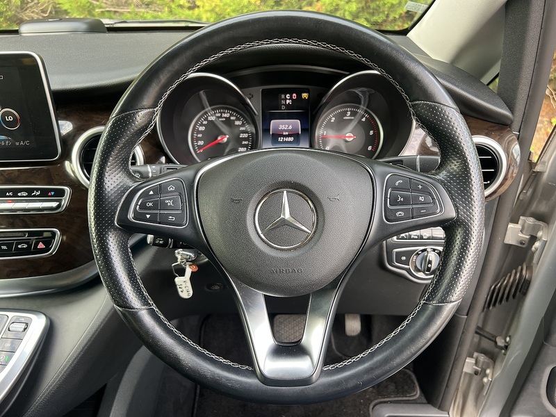 Mercedes-Benz V-Class V220 Avantgarde L - U12608