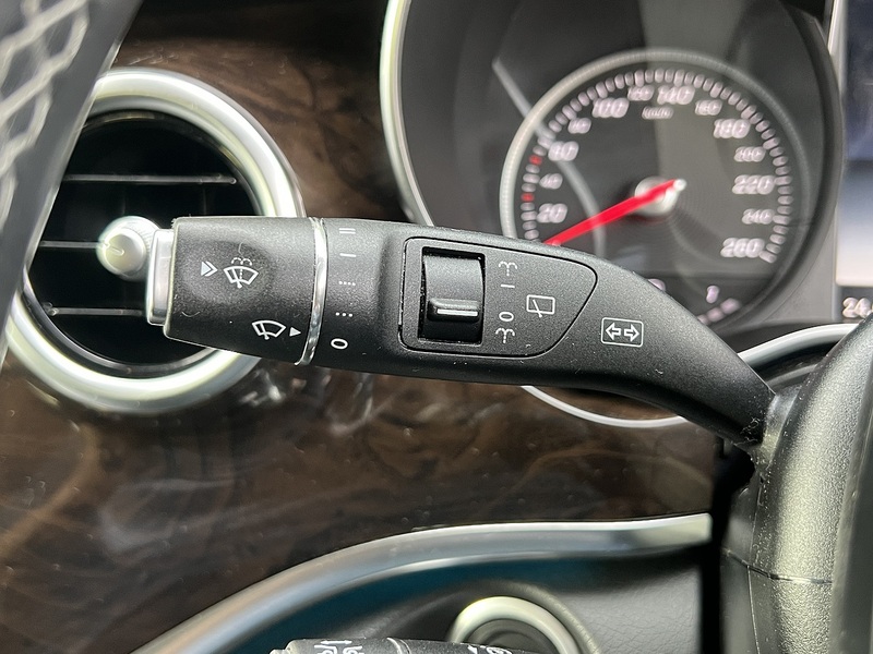 Mercedes-Benz V-Class V220 Avantgarde L - U12608