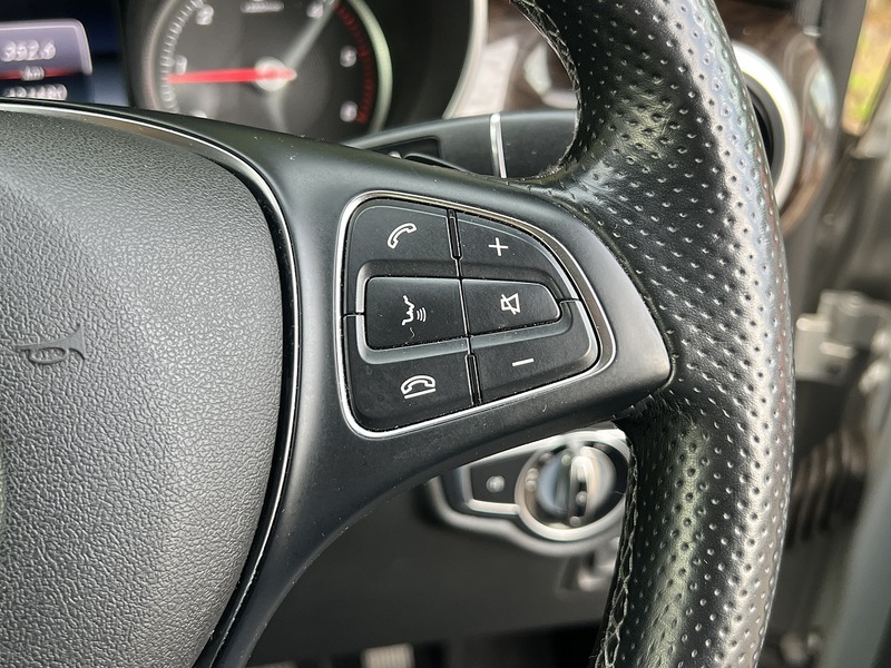 Mercedes-Benz V-Class V220 Avantgarde L - U12608