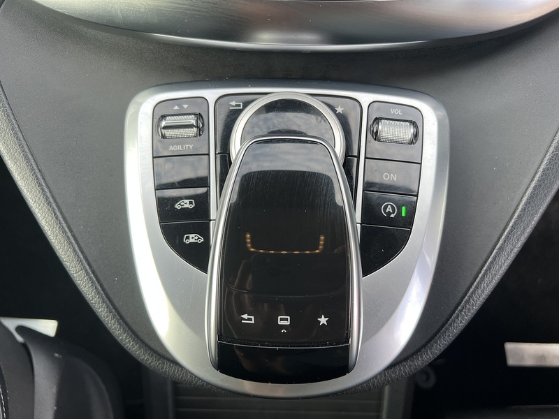 Mercedes-Benz V-Class V220 Avantgarde L - U12608