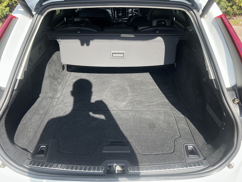 Volvo V90 T5 Momentum - U12612