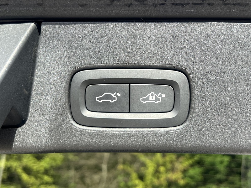 Volvo V90 T5 Momentum - U12612