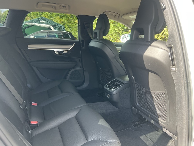 Volvo V90 T5 Momentum - U12612