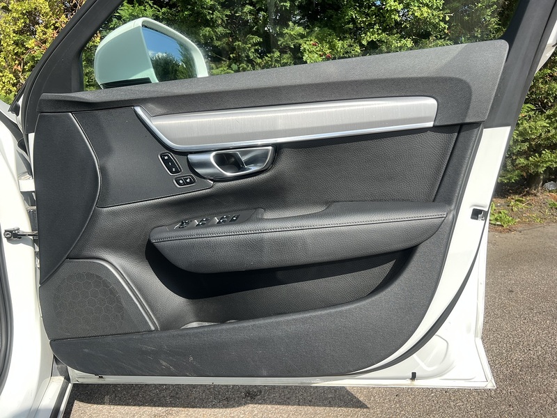 Volvo V90 T5 Momentum - U12612