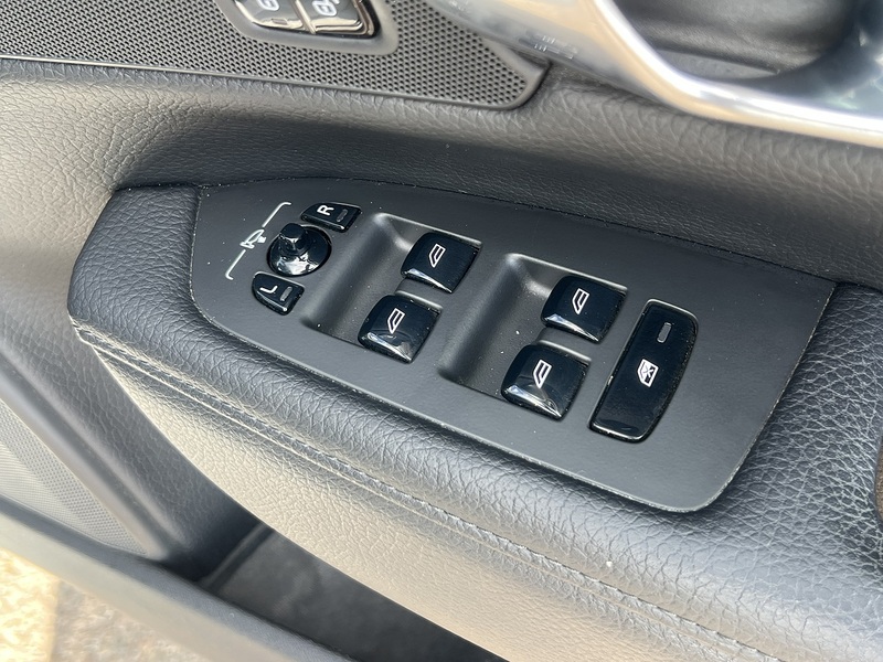Volvo V90 T5 Momentum - U12612