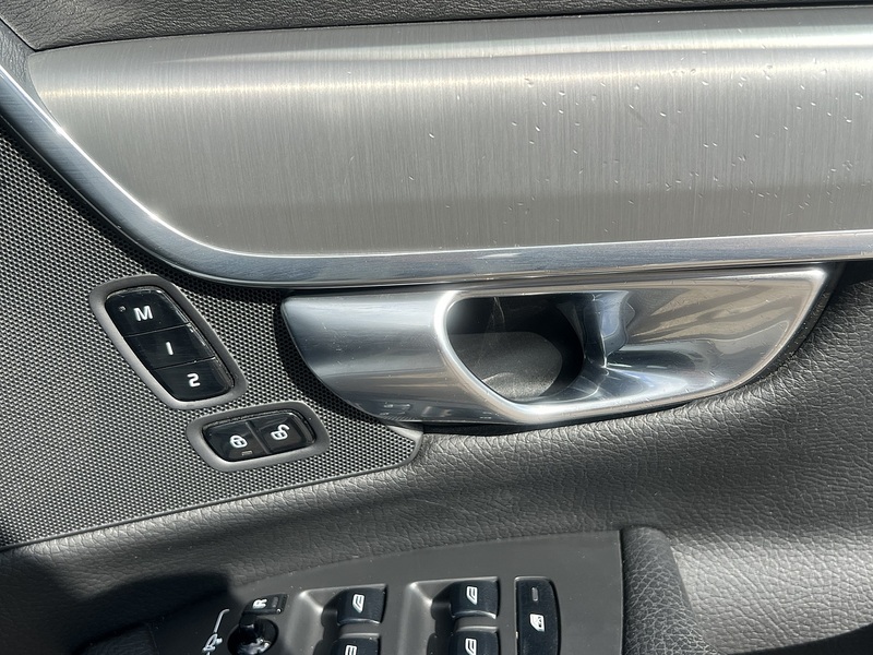 Volvo V90 T5 Momentum - U12612