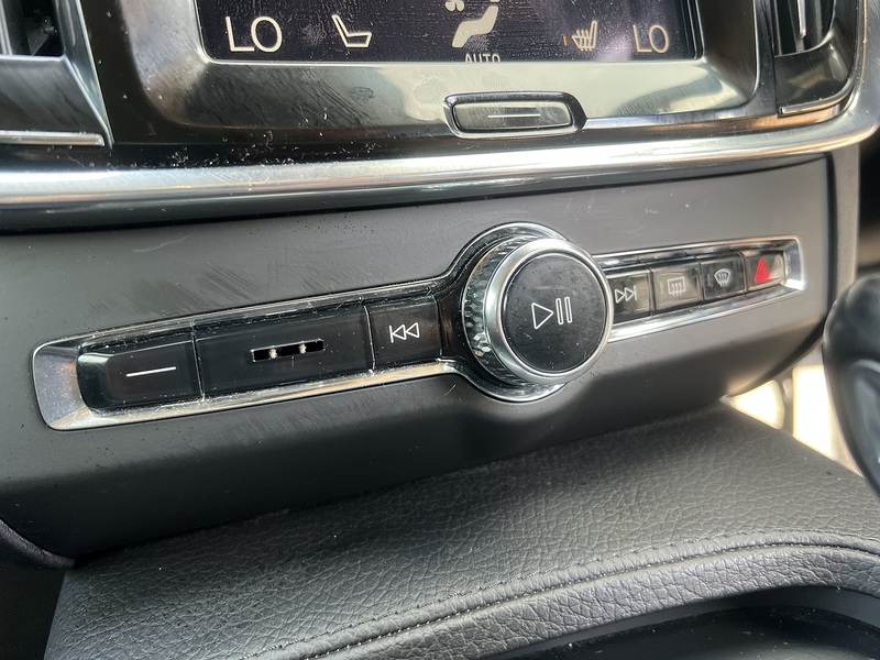 Volvo V90 T5 Momentum - U12612