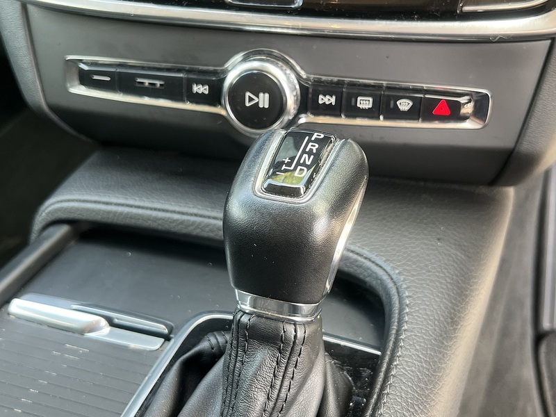 Volvo V90 T5 Momentum - U12612