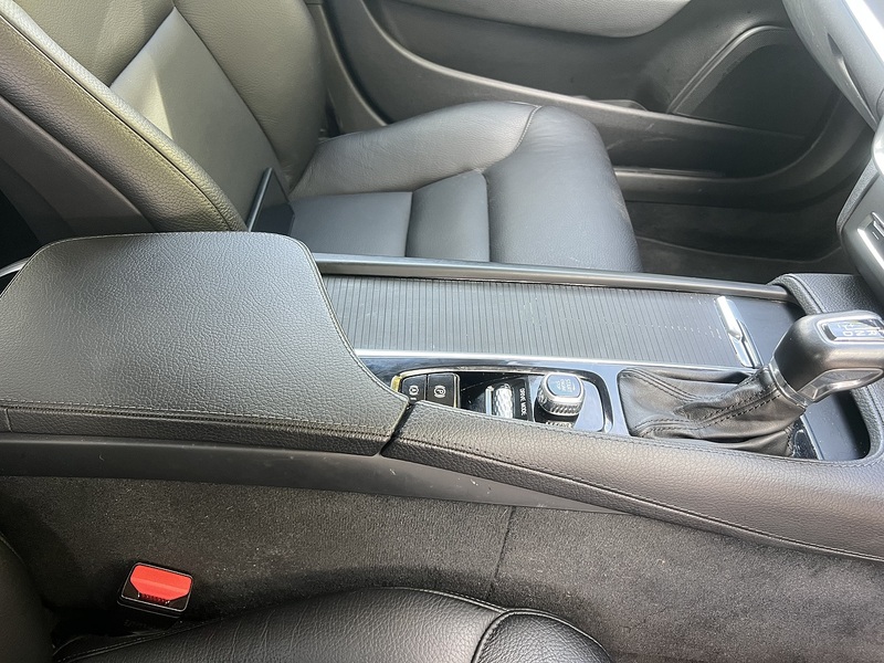 Volvo V90 T5 Momentum - U12612