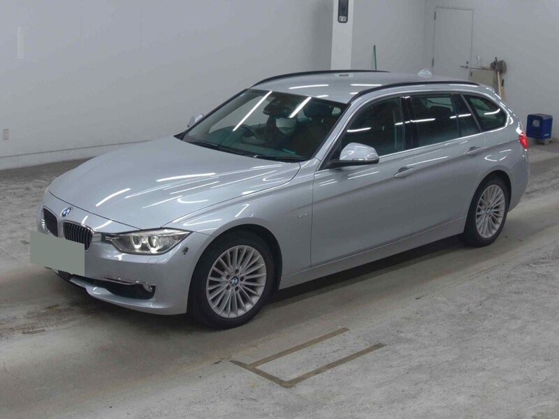 BMW 3 Series 320I Luxury Touring - U12615