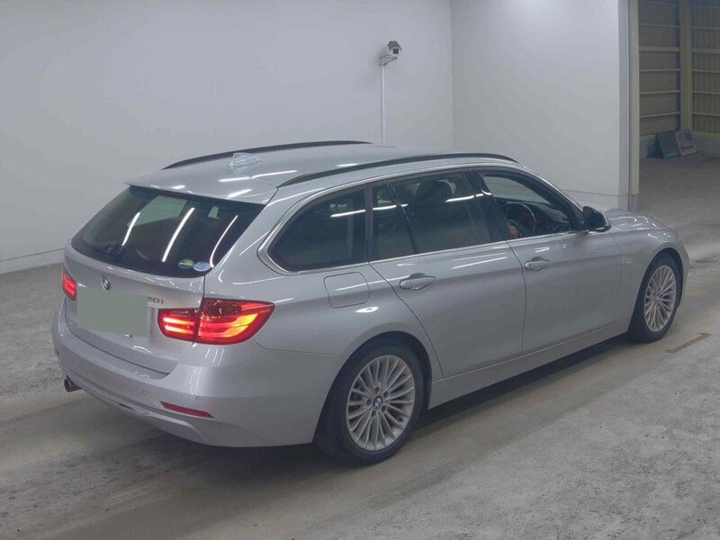 BMW 3 Series 320I Luxury Touring - U12615