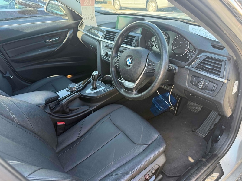 BMW 3 Series 320I Luxury Touring - U12615
