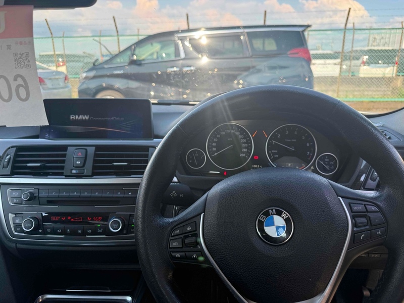 BMW 3 Series 320I Luxury Touring - U12615