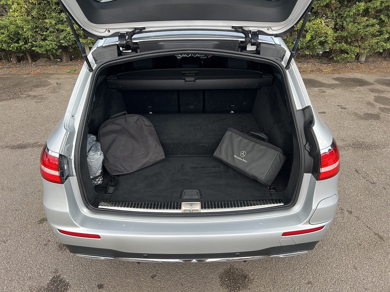 Mercedes-Benz E Class E300de AMG Line - U12618