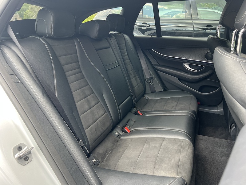 Mercedes-Benz E Class E300de AMG Line - U12618