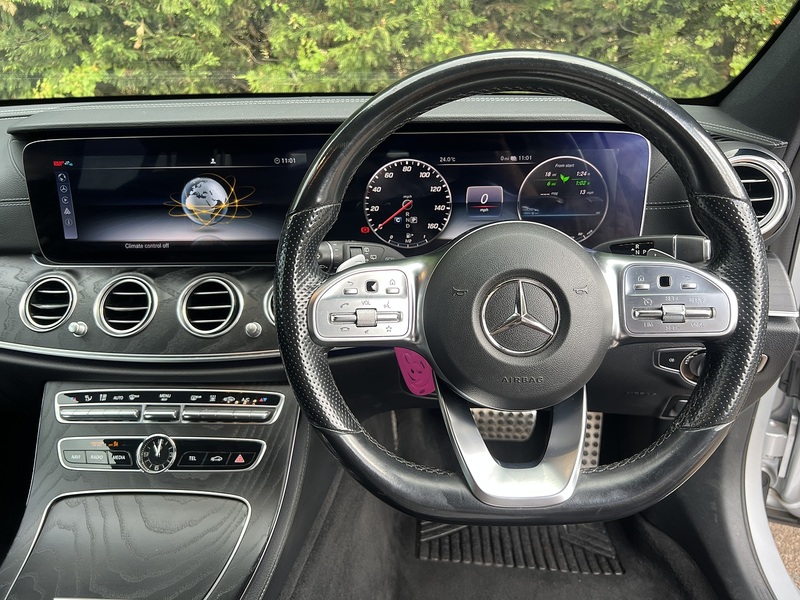 Mercedes-Benz E Class E300de AMG Line - U12618