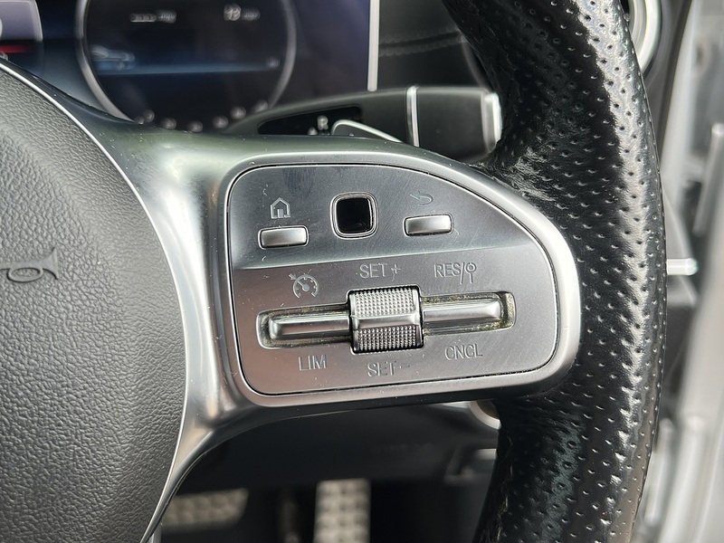 Mercedes-Benz E Class E300de AMG Line - U12618