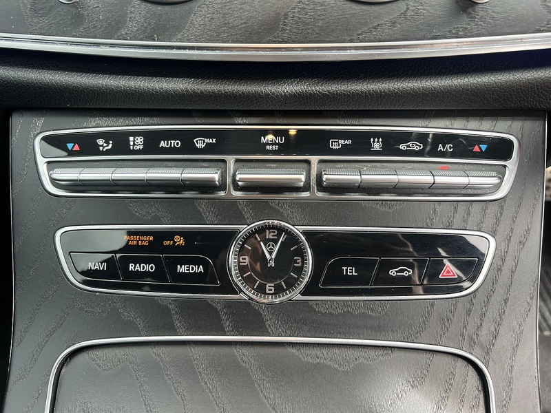 Mercedes-Benz E Class E300de AMG Line - U12618