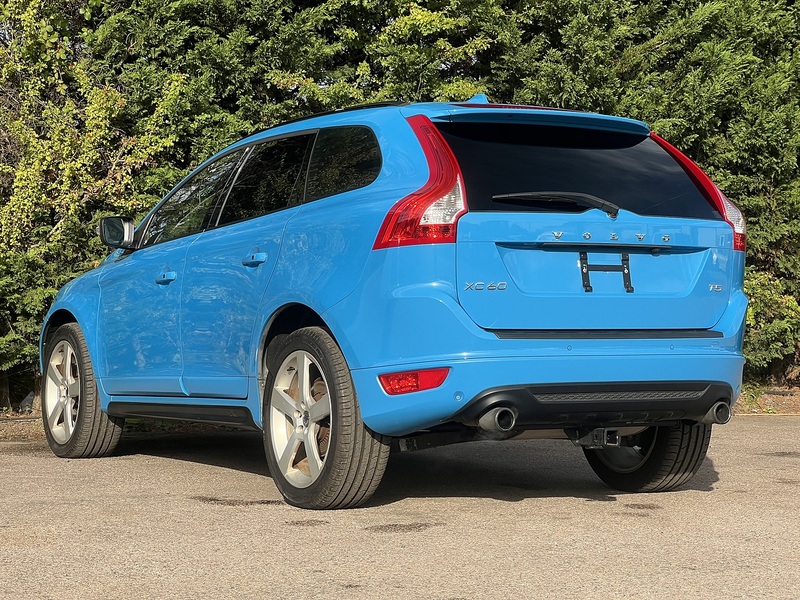 Volvo Xc60 T5 R-Design Awd - U12619