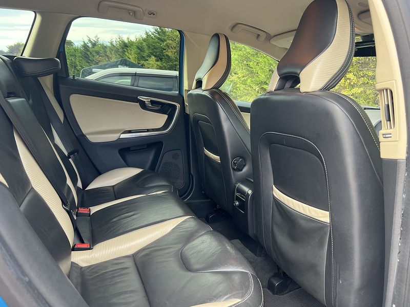 Volvo Xc60 T5 R-Design Awd - U12619