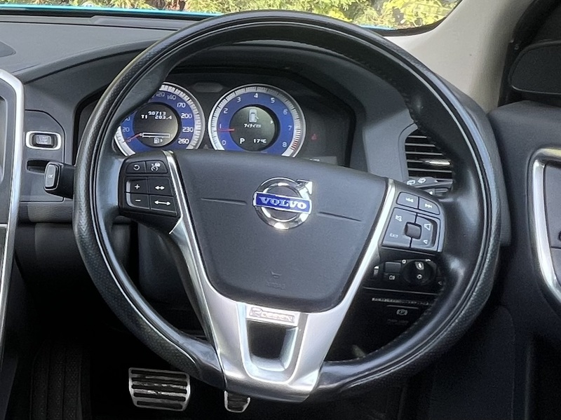 Volvo Xc60 T5 R-Design Awd - U12619
