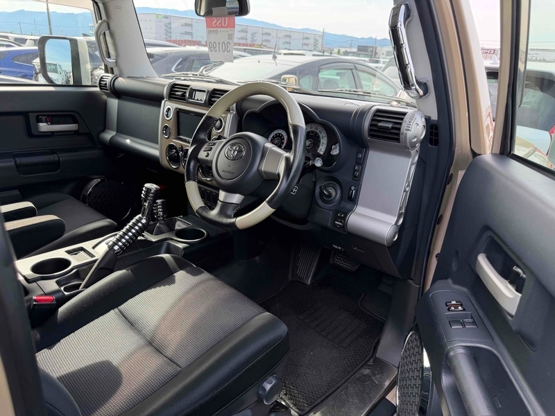 Toyota FJ Cruiser Base Grade - U12622
